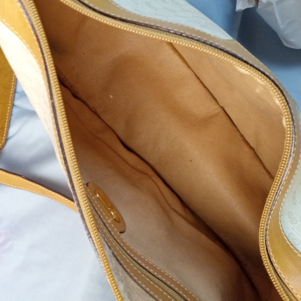 🗝️ Vintage Gucci Micro GG Cream and Tan Shoulder Bag - Picture 9 of 12